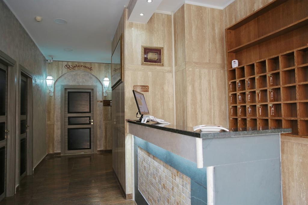 Maximo Hotel ติโวลี ภายนอก รูปภาพ
