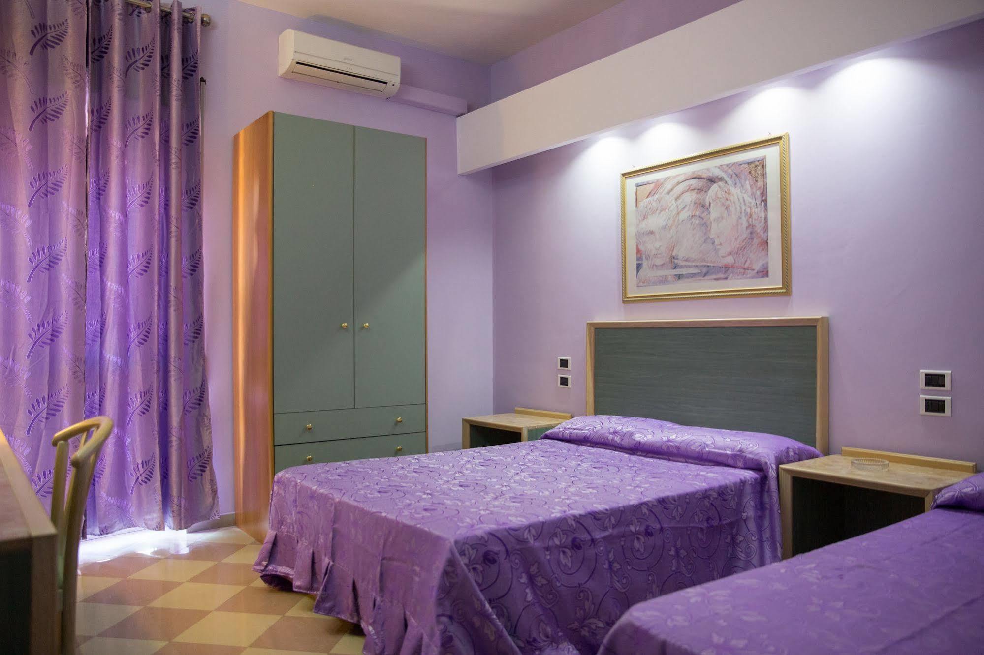 Maximo Hotel ติโวลี ภายนอก รูปภาพ