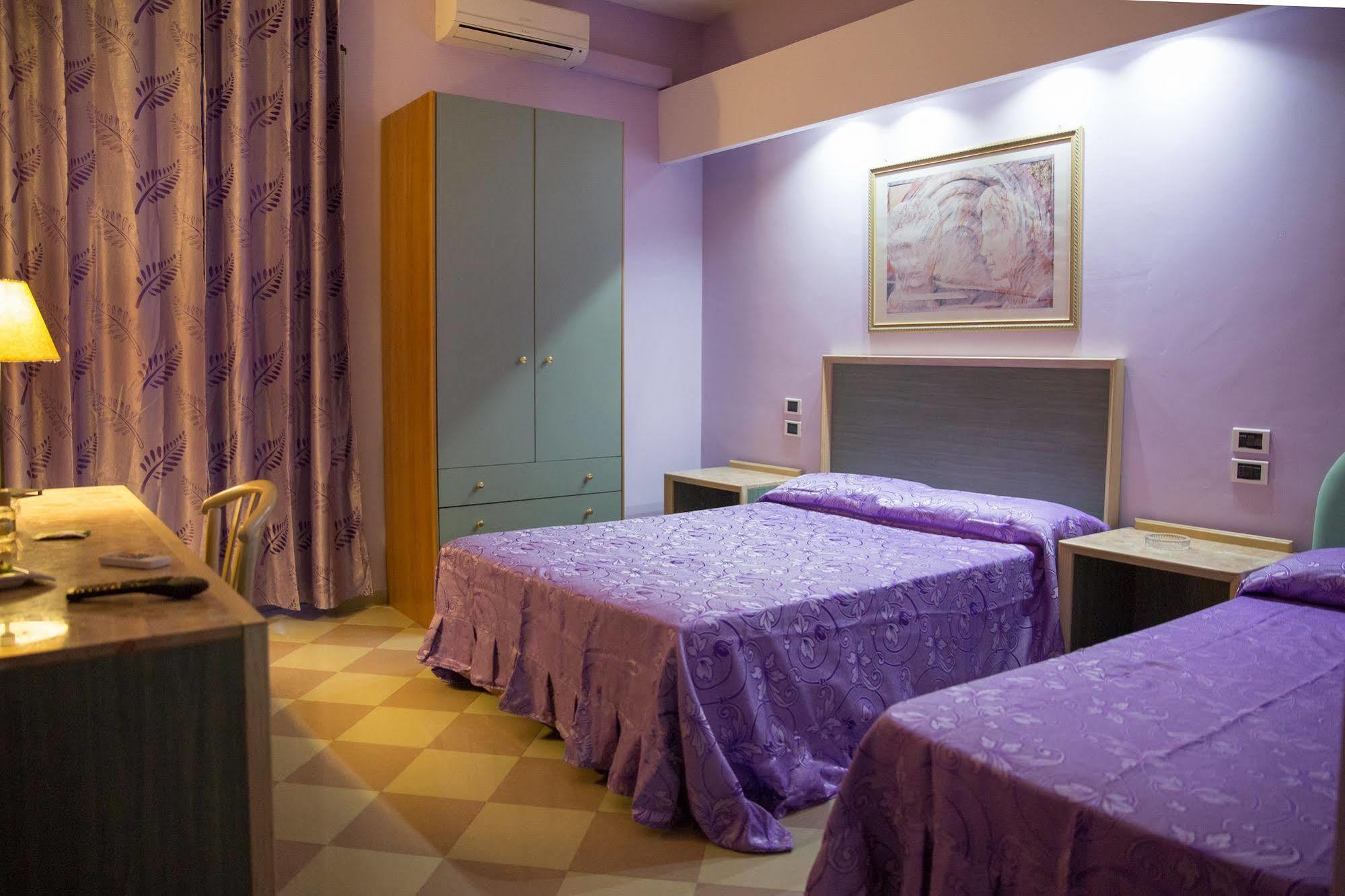 Maximo Hotel ติโวลี ภายนอก รูปภาพ